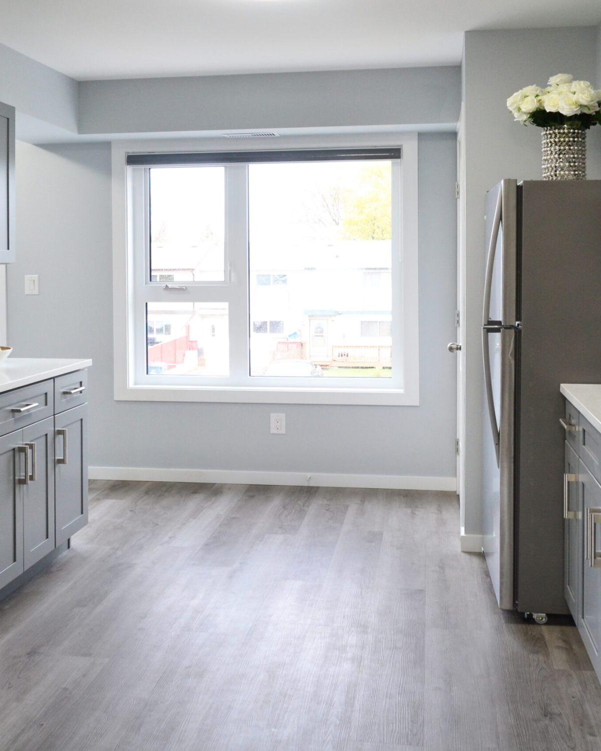 Kitchen with direct Sunlight